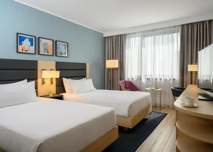 Hilton Garden Centre Hotel 4*