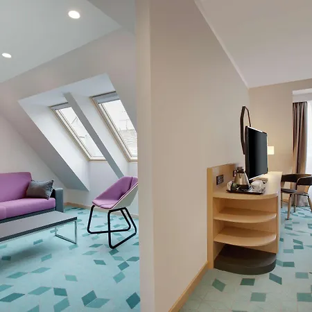 Hilton Garden Centre