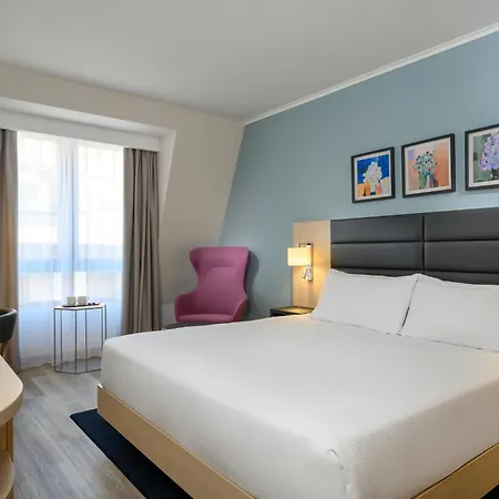 Szálloda Hilton Garden Centre 4*