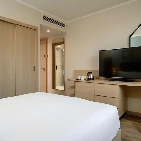 Szálloda Hilton Garden Centre 4*