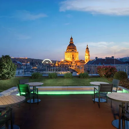 Hilton Garden Centre فندق