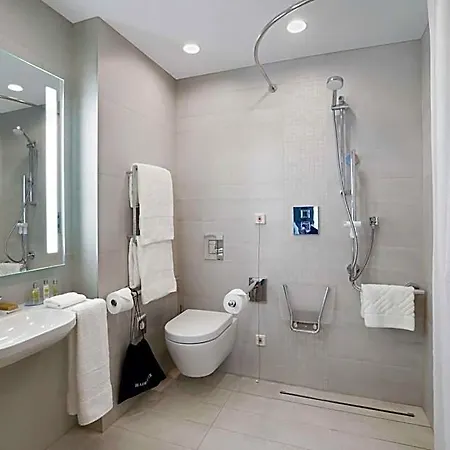 Hilton Garden Centre 4*