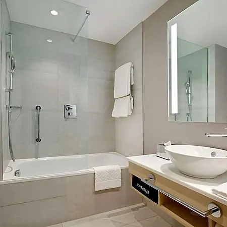 Hilton Garden Centre 4*