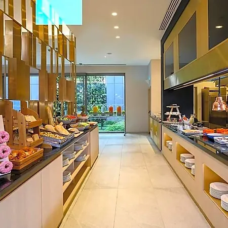 Hilton Garden Centre Hotel 4*
