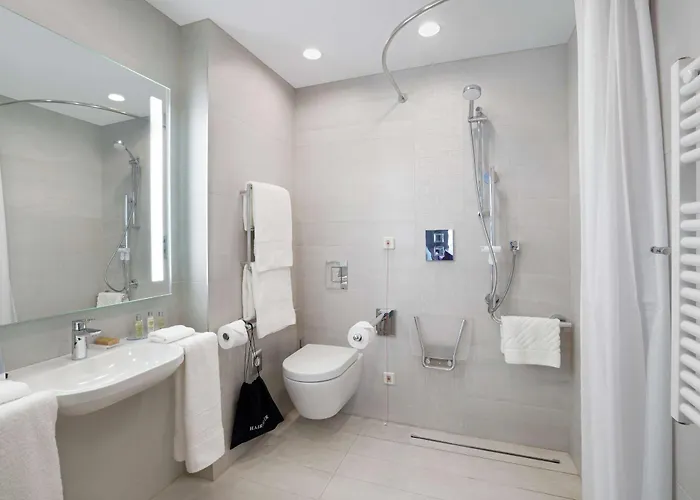 Hilton Garden Centre Hotel