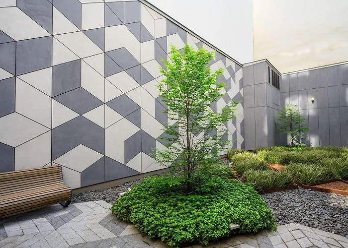 Hilton Garden Centre Hotel