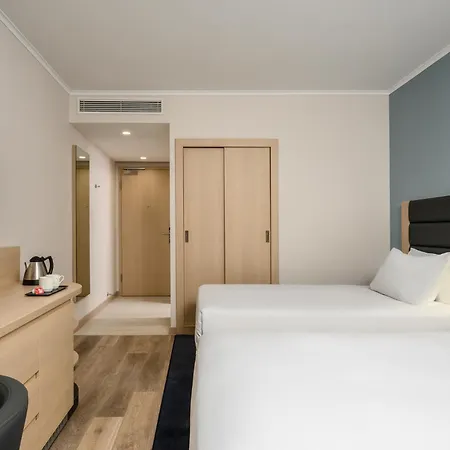 Hilton Garden Centre