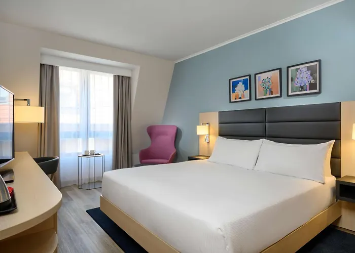 فندق Hilton Garden Centre 4*