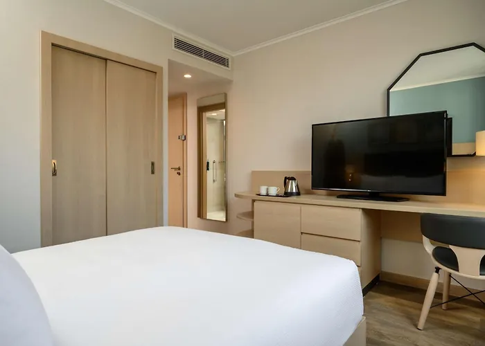 فندق Hilton Garden Centre 4*